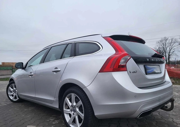 Volvo V60 cena 35900 przebieg: 270000, rok produkcji 2014 z Gołańcz małe 211